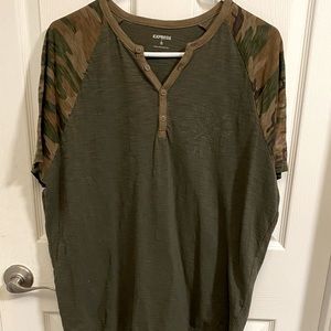 Express X-Large mens camo and green y shirt